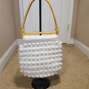 Handmade crochet yarn with a wooden handle‎ cream white purse bag